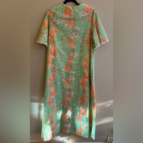 Vintage Floral Cottagecore Collared House Dress Mumu Nightgown with Pocket, USA - Picture 2 of 12